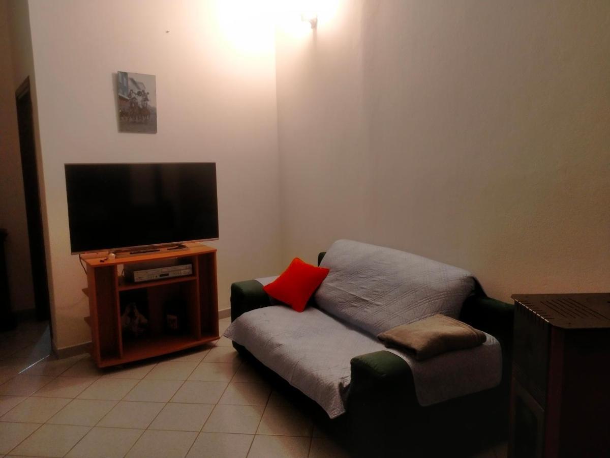 Appartamento Santa Giusta Eksteriør bilde