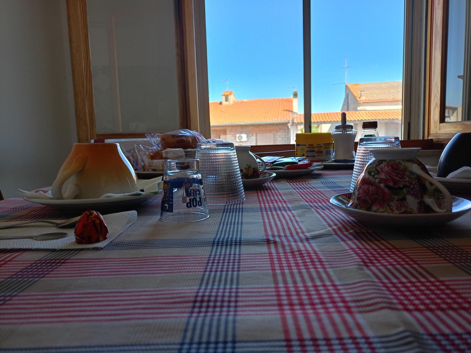 Appartamento Santa Giusta Eksteriør bilde